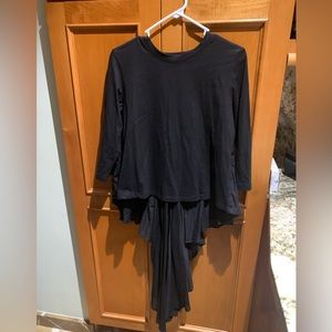 Color black Size Small